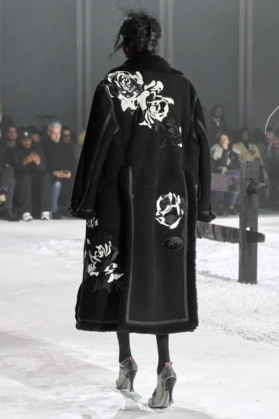 Look 80